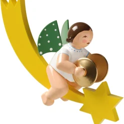 Engel mit Becken, auf Schweif