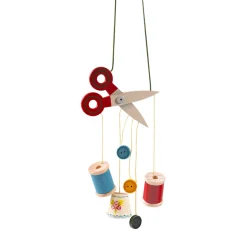 Schere, Garn und Fingerhut